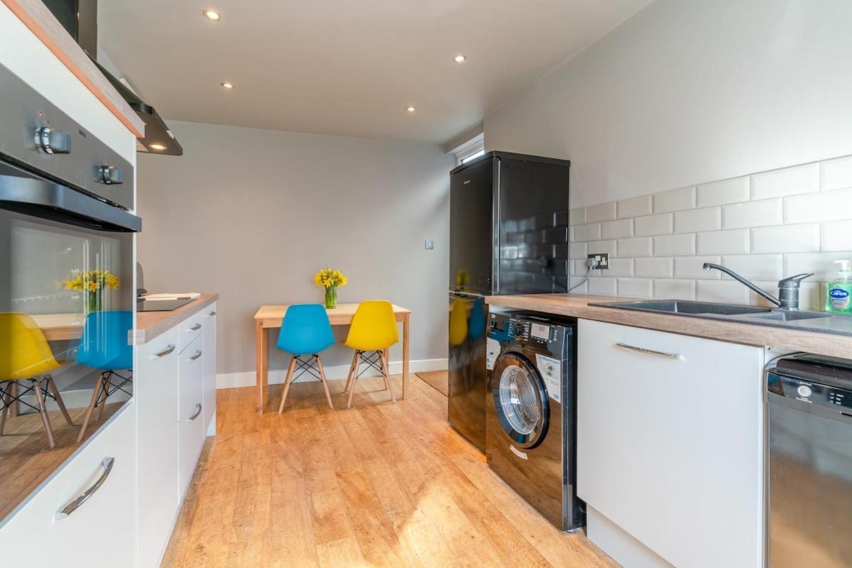 Two Double Bedroom Townhouse In Tivoli Cheltenham Exterior foto
